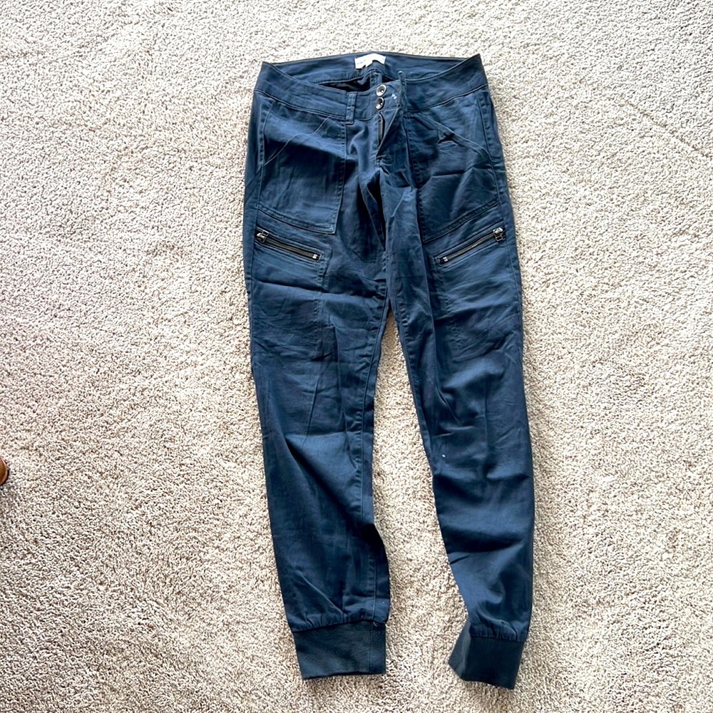 Junior joggers size 5
